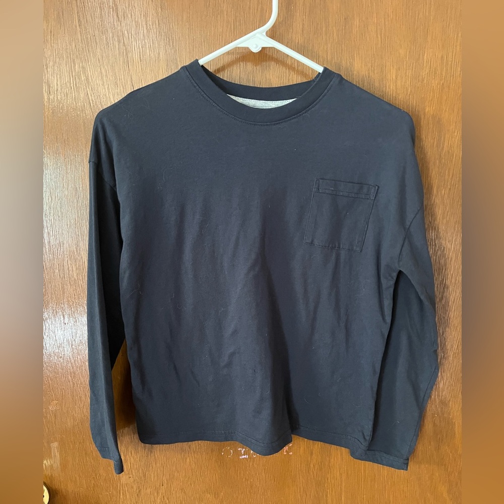 Boys dark blue ( ? ) long sleeve t-shirt. Size 8
